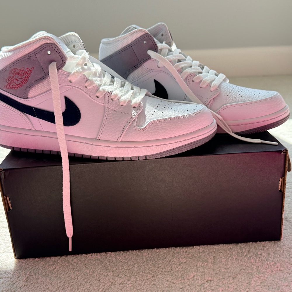 Nike Air Jordan 1 Low White Black Gray Paris Size 9.5